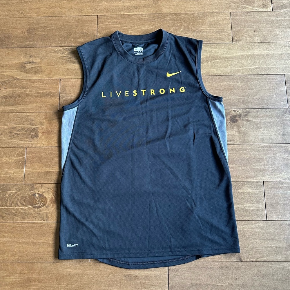 Nike Livestrong Tank Men’s Size M